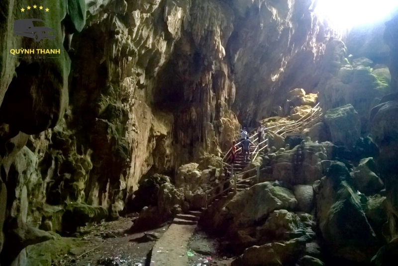 Hang Phượng Hoàng - Suối Mỏ Gà: Vẻ đẹp hoang sơ của thiên nhiên