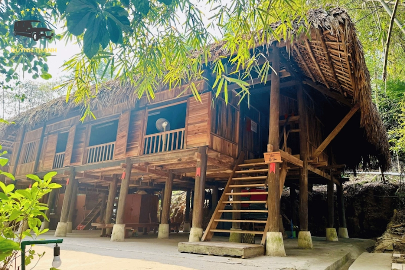 Vị trí địa lý và nguồn gốc hình thành của bản làng