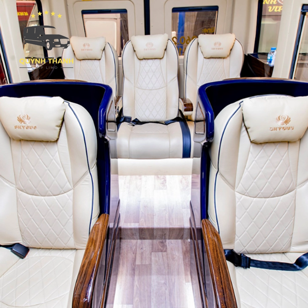 Quỳnh Thanh Limousine cam kết mang đến cho bạn một trải nghiệm di chuyển đẳng cấp và an toàn
