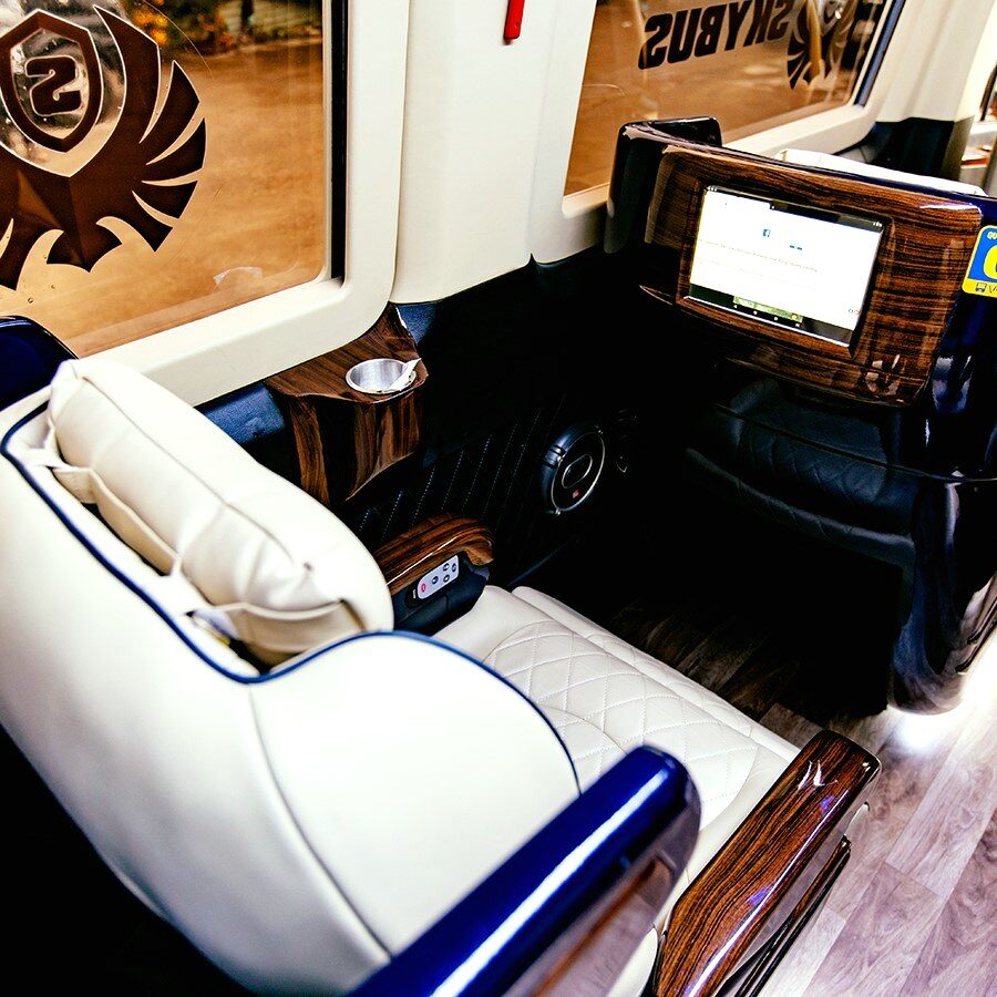 Xe Limousine 9 chỗ