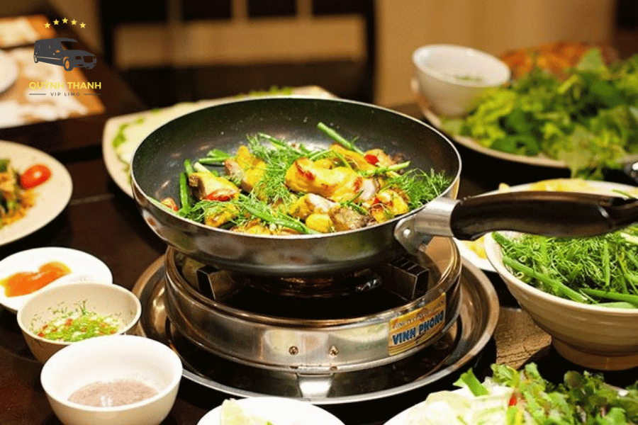 25+ Đặc Sản Hà Nội Nổi Tiếng: Món Ngon Nhất Định Phải Thử & Quà Tặng Ý Nghĩa