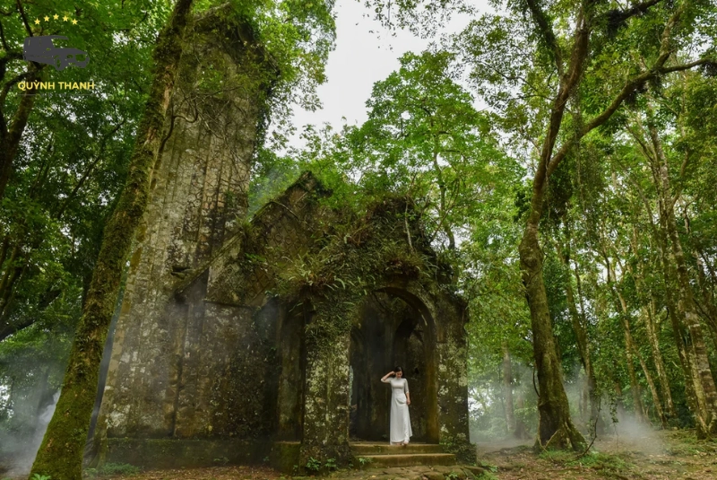 Nhà thờ đổ Ba Vì với vẻ đẹp cổ kính và ma mị