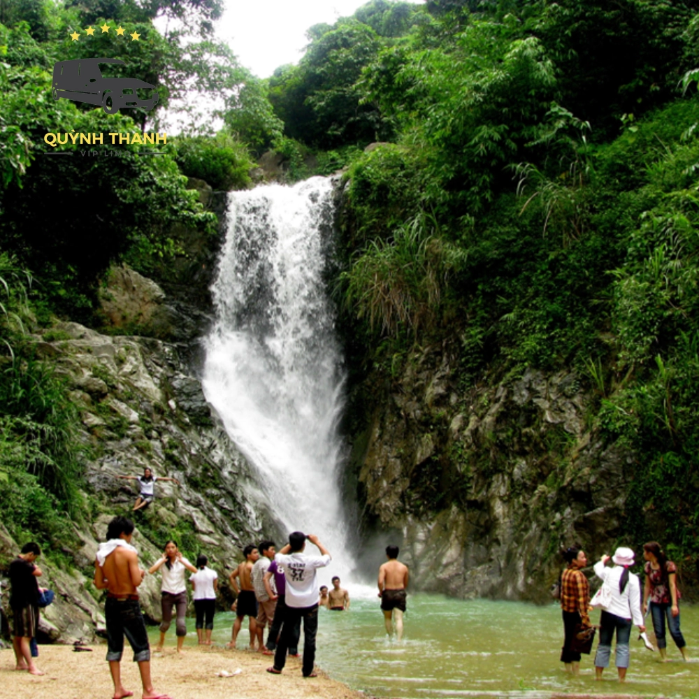 Tổng quan về vẻ đẹp hoang sơ của Thác Khuôn Tát giữa lòng chiến khu