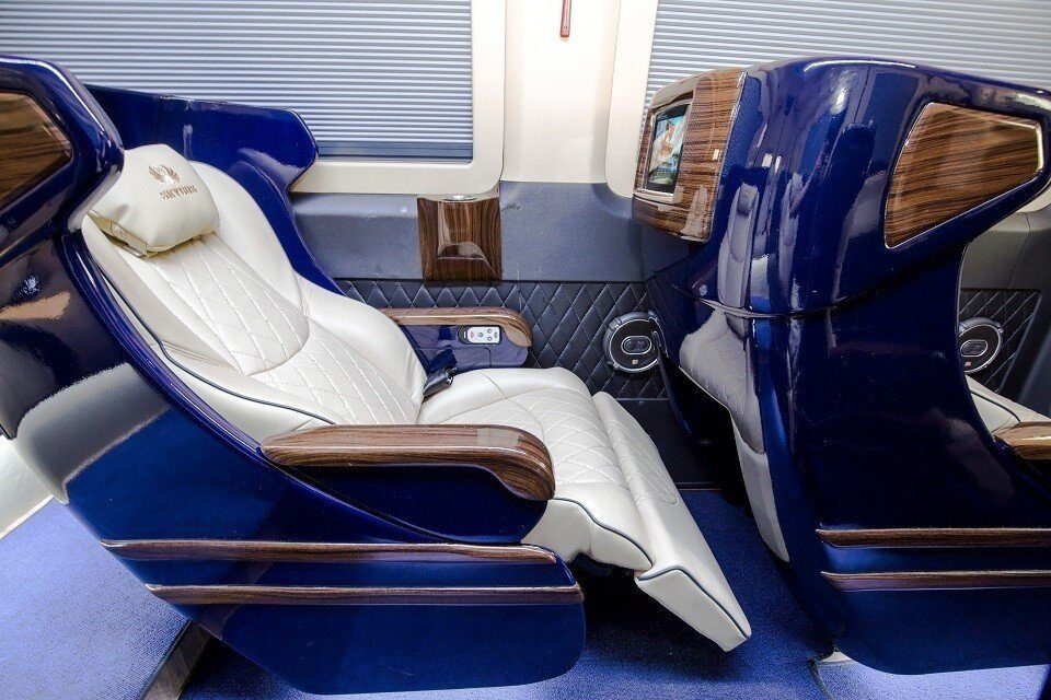 Nội thất ghế Limousine 9 chỗ Quỳnh Thanh