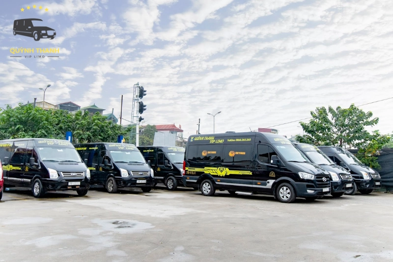 Di chuyển với xe Limousine sang trọng